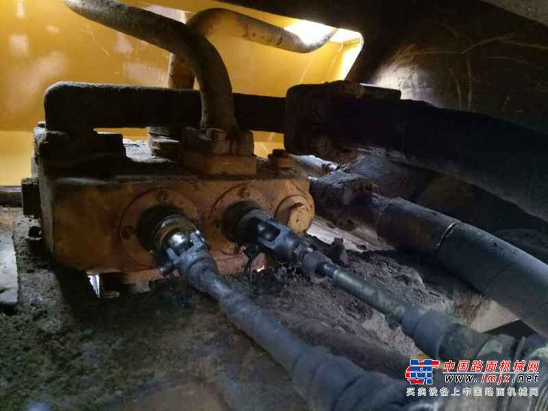 广东出售转让二手3500小时2011年柳工CLG855装载机