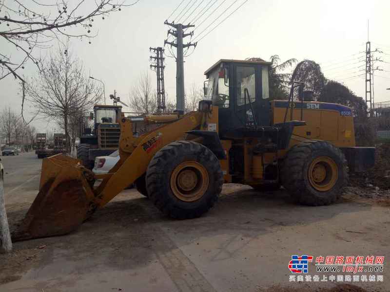 山东出售转让二手2453小时2014年山工SEM650B装载机