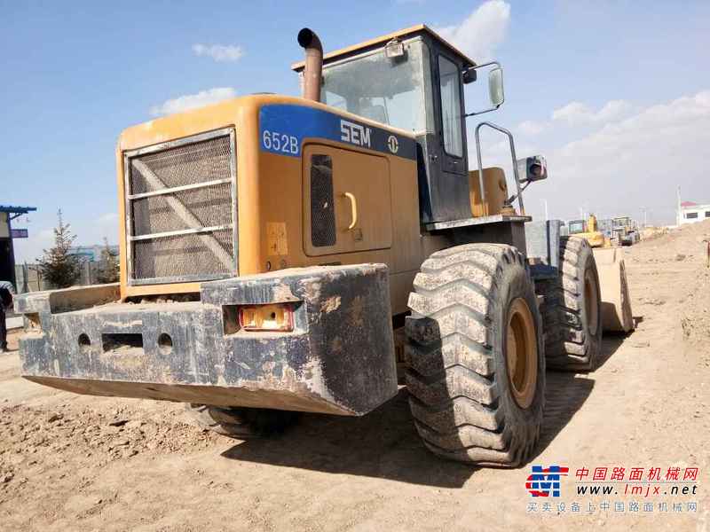 宁夏出售转让二手6000小时2010年山工652B装载机