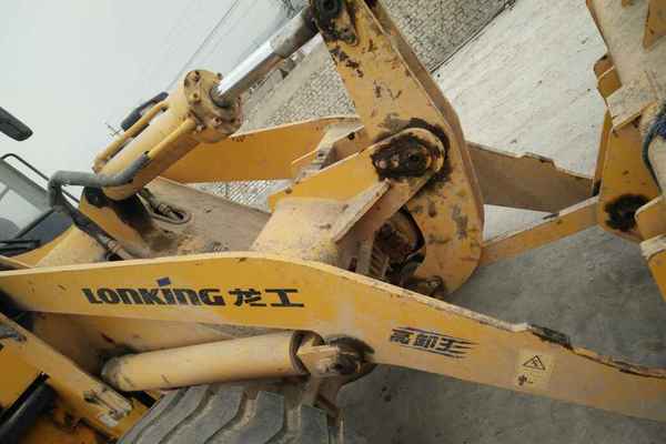 甘肃出售转让二手3000小时2011年龙工LG825装载机