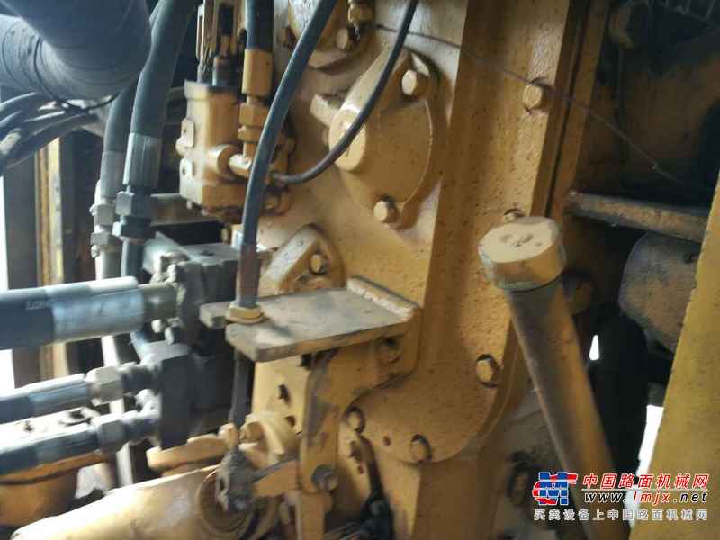 山东出售转让二手2800小时2013年山工SEM650装载机