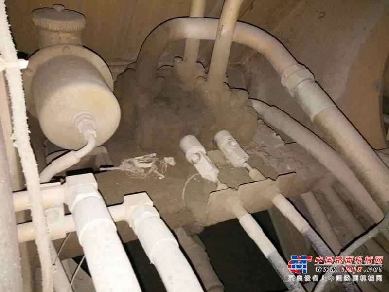 陕西出售转让二手4000小时2009年龙工LG833装载机