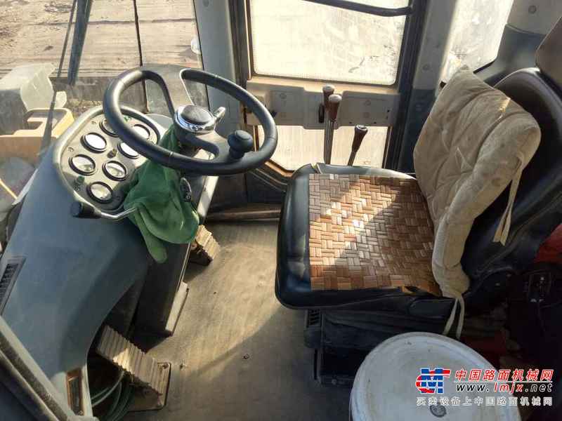 云南出售转让二手445小时2012年龙工LG833B装载机