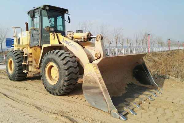 陕西出售转让二手4000小时2011年柳工ZL50CN装载机