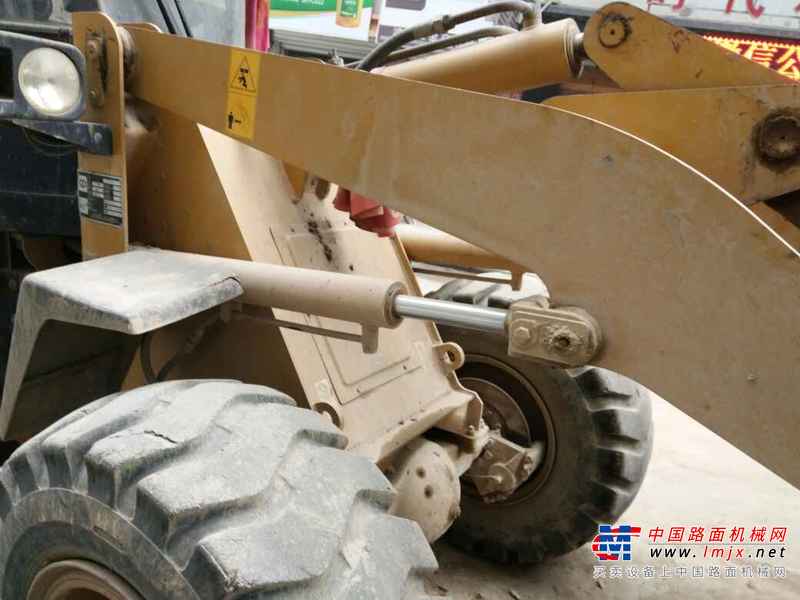 陕西出售转让二手2600小时2012年山工SEM616B装载机