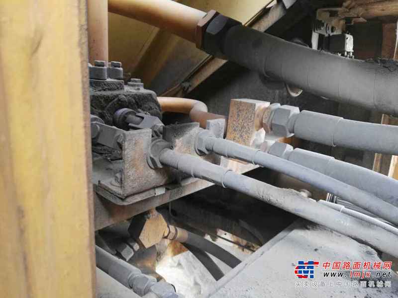 山西出售转让二手2600小时2011年龙工LG850装载机