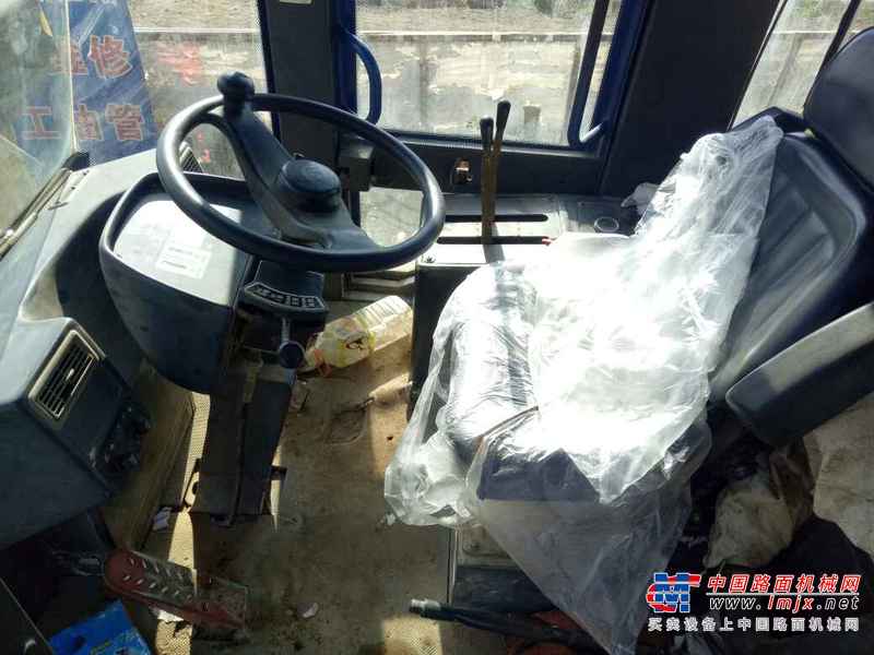云南出售转让二手8691小时2006年柳工CLG855装载机