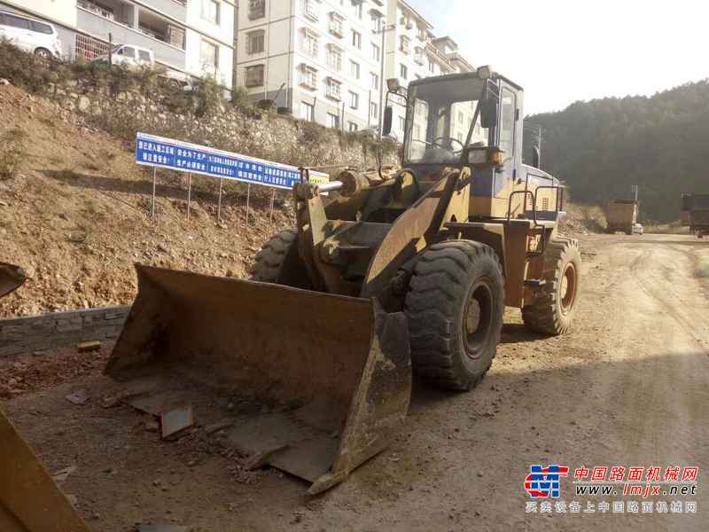 贵州出售转让二手6900小时2007年龙工LG833装载机