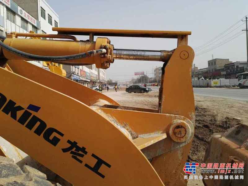 陕西出售转让二手2000小时2013年龙工LG833B装载机