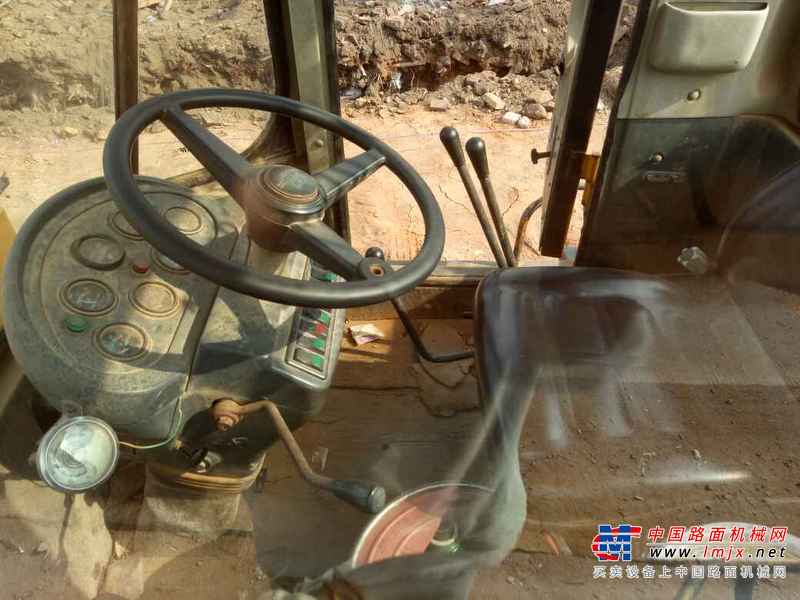 江西出售转让二手6500小时2011年龙工LG825装载机