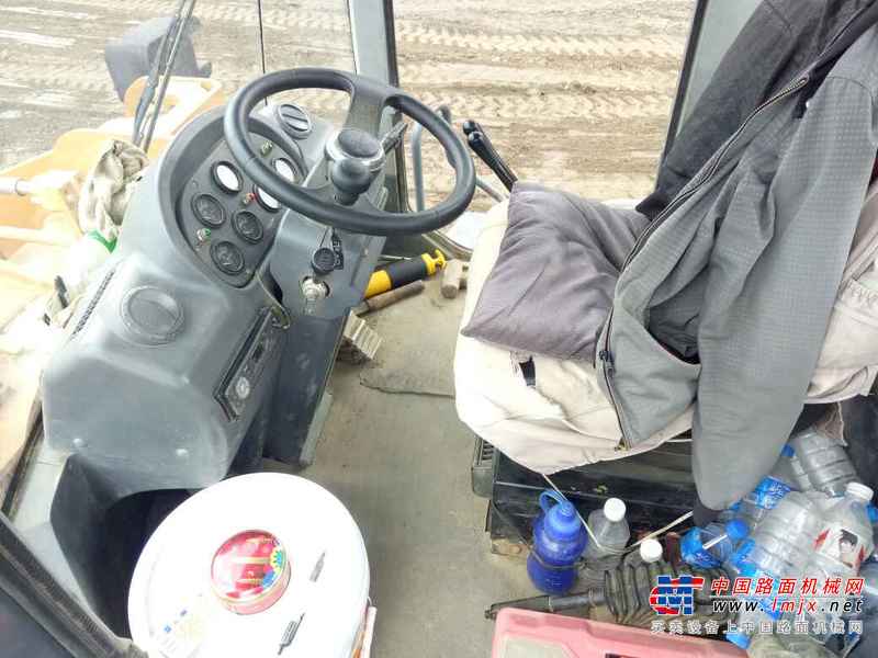 云南出售转让二手2192小时2014年龙工LG855D装载机