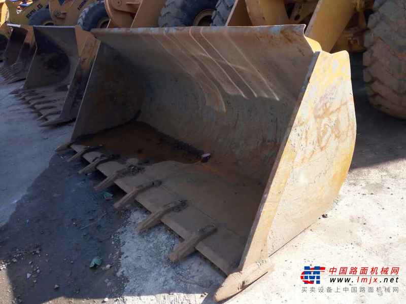 云南出售转让二手4000小时2014年龙工LG855D装载机