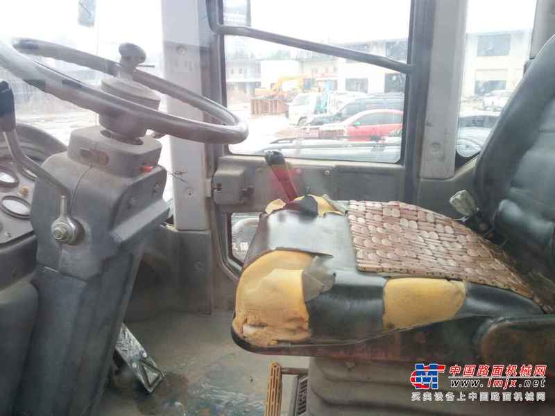 陕西出售转让二手3000小时2011年龙工LG833装载机