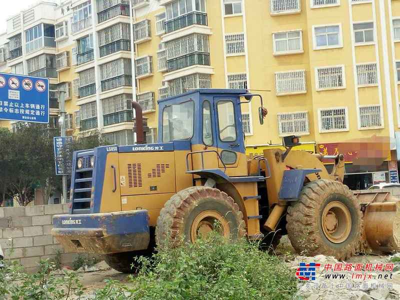 云南出售转让二手8500小时2011年龙工LG850装载机