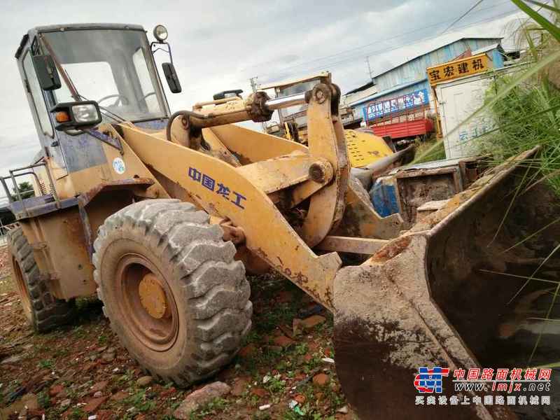 云南出售转让二手6000小时2010年龙工LG833装载机