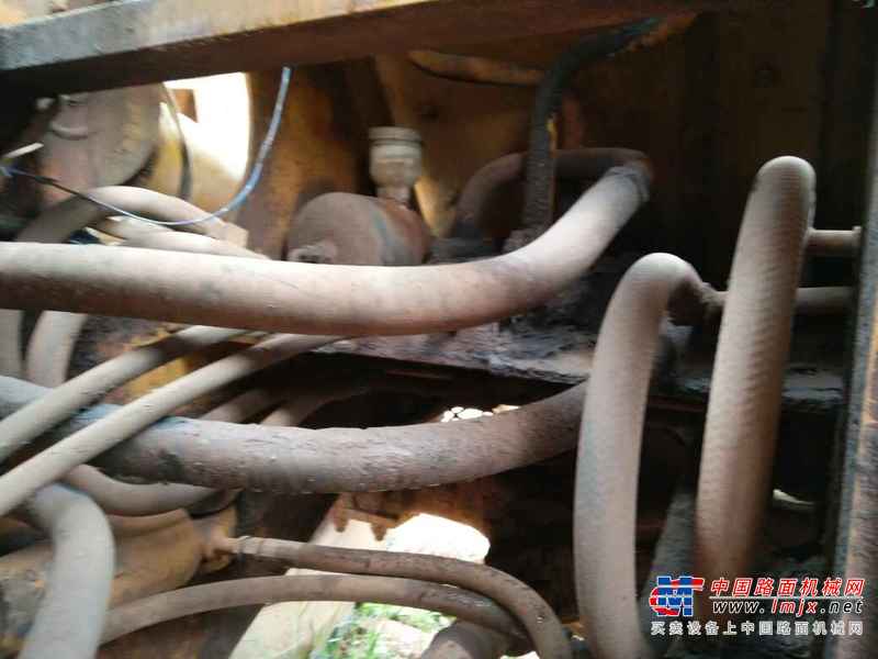 云南出售转让二手6000小时2010年龙工LG833装载机