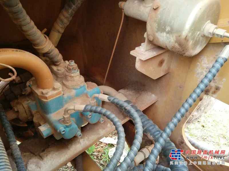 云南出售转让二手5600小时2011年龙工CDM855EK装载机