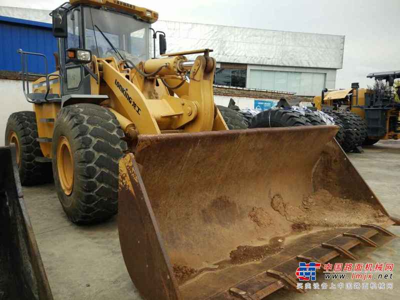 云南出售转让二手2500小时2013年龙工LG855D装载机