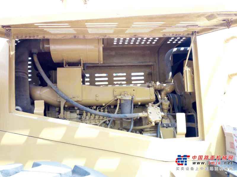云南出售转让二手5600小时2010年山工ZL50F装载机