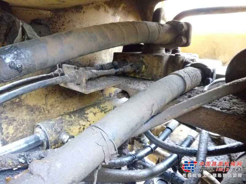 云南出售转让二手5688小时2011年龙工LG855装载机