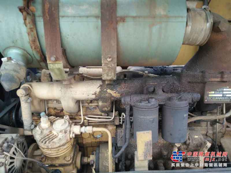 云南出售转让二手8900小时2008年龙工LG833装载机