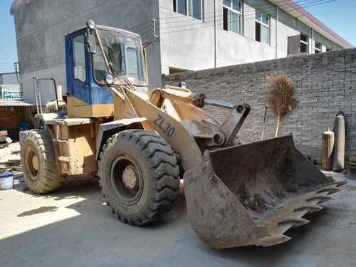 陕西出售转让二手8000小时2003年龙工ZL30F装载机