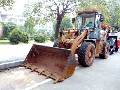 江西出售转让二手6500小时2011年龙工LG833B装载机