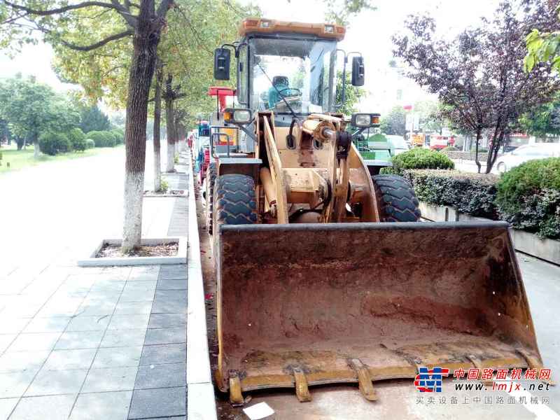 江西出售转让二手6500小时2011年龙工LG833B装载机