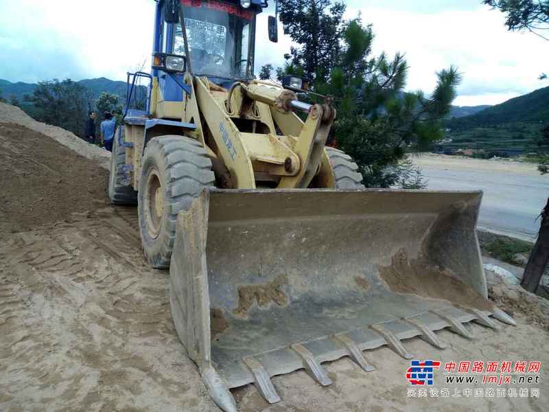 云南出售转让二手4453小时2008年龙工LG833装载机