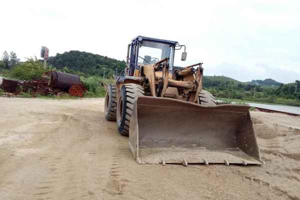 江西出售转让二手8000小时2010年龙工LG850装载机