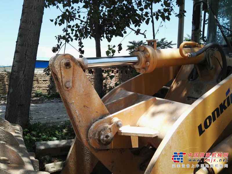 陕西出售转让二手3000小时2011年龙工LG833B装载机