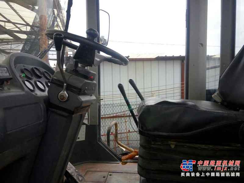 云南出售转让二手5000小时2013年龙工LG855D装载机