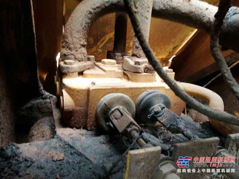 江西出售转让二手8524小时2007年龙工850装载机
