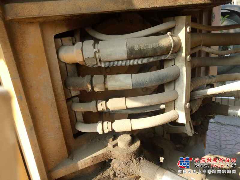 陕西出售转让二手3000小时2010年龙工LG833装载机