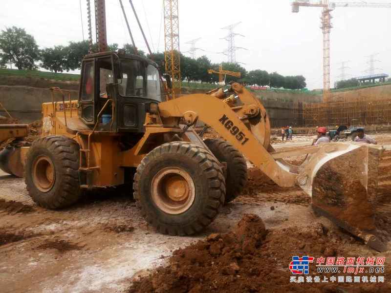 陕西出售转让二手6000小时2006年厦工XG951装载机