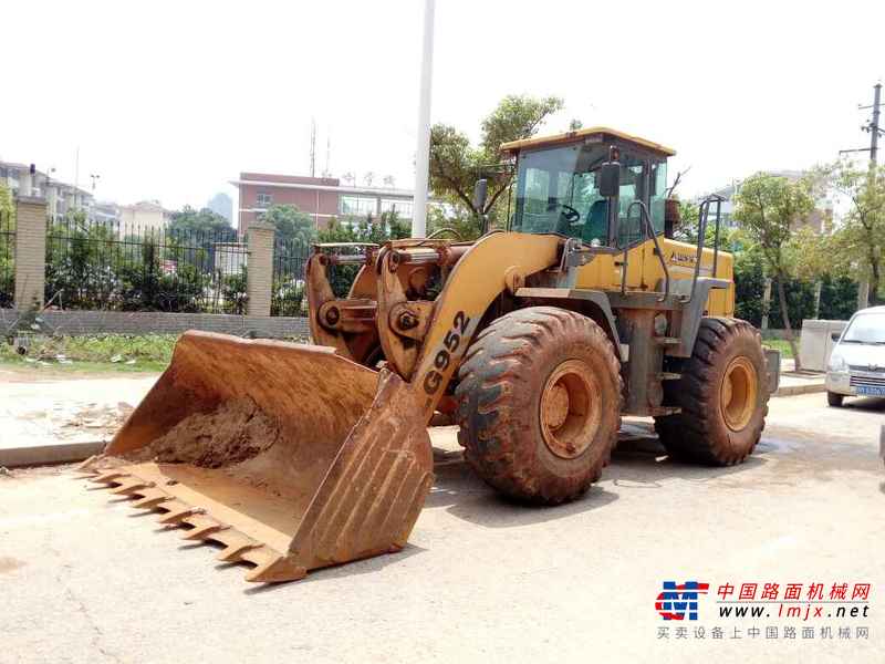 江西出售转让二手8700小时2007年临工LG952装载机