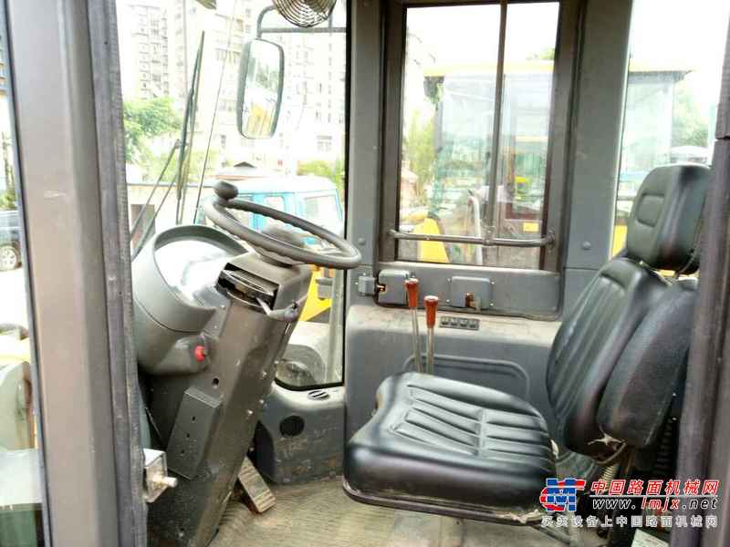 云南出售转让二手2630小时2014年临工LG953装载机