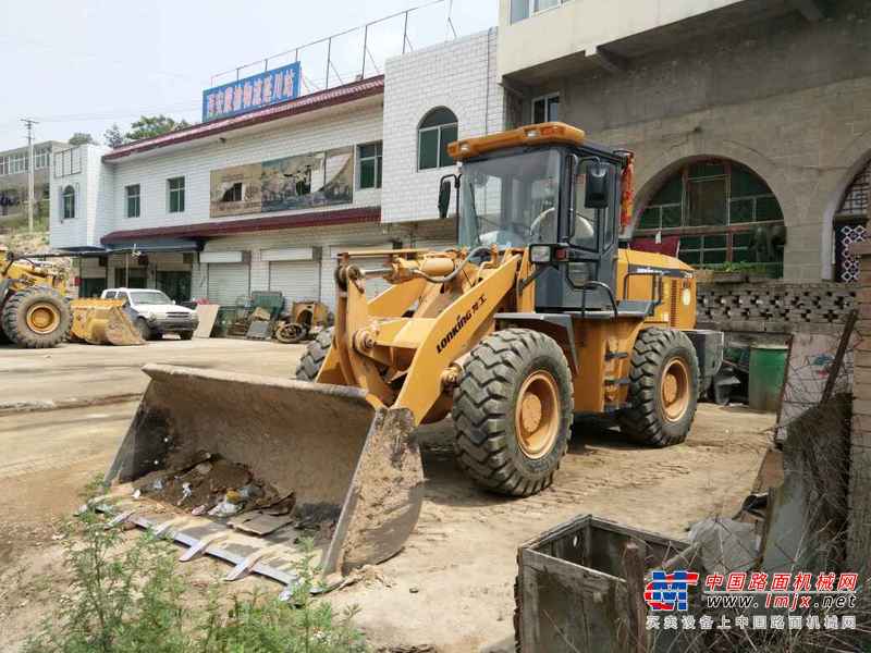 陕西出售转让二手1300小时2013年龙工LG833G装载机