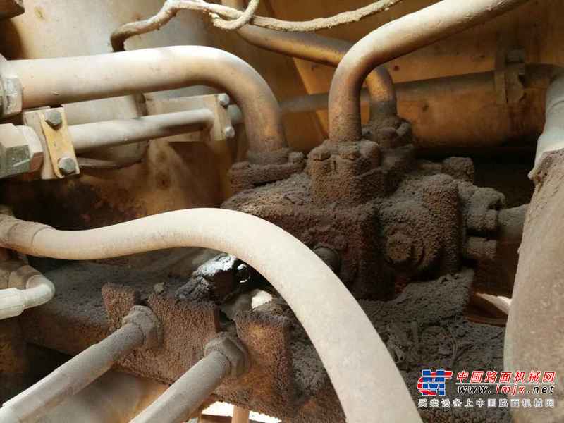 云南出售转让二手6000小时2009年龙工LG853装载机