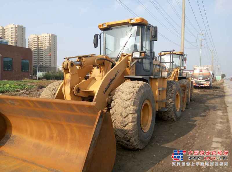 湖北出售转让二手2000小时2015年龙工LG855D装载机
