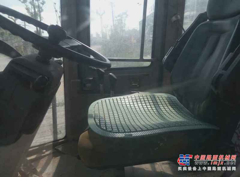 陕西出售转让二手8000小时2006年临工LG953装载机