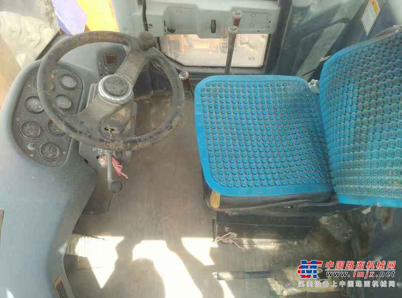陕西出售转让二手3000小时2013年龙工LG833B装载机