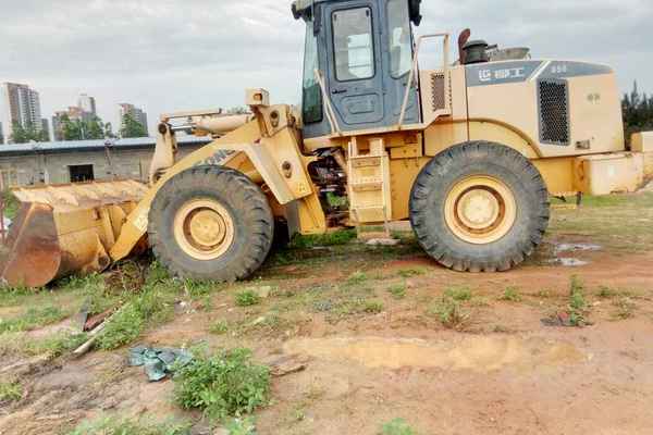 廣西出售轉讓二手3400小時2011年柳工clg856裝載機