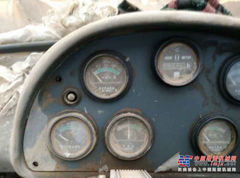 陕西出售转让二手4000小时2006年龙工LG833装载机