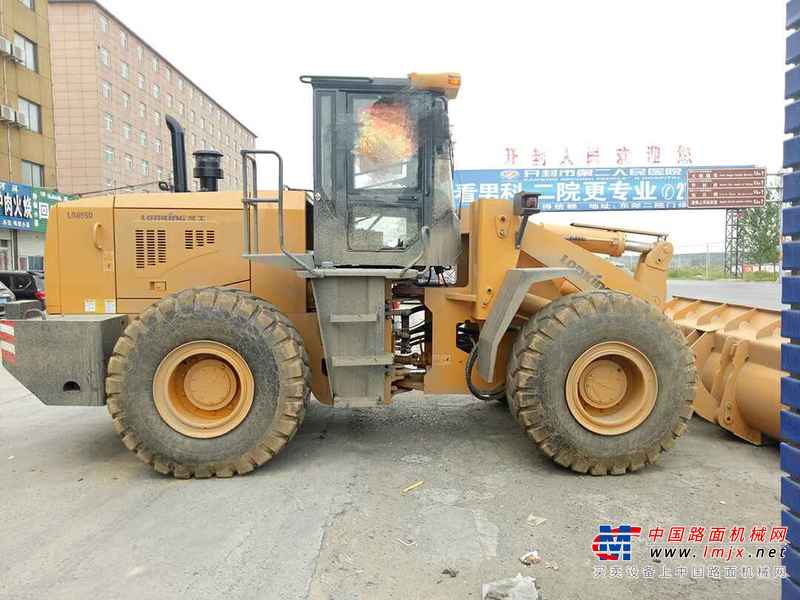 河南出售转让二手520小时2016年龙工LG855D装载机