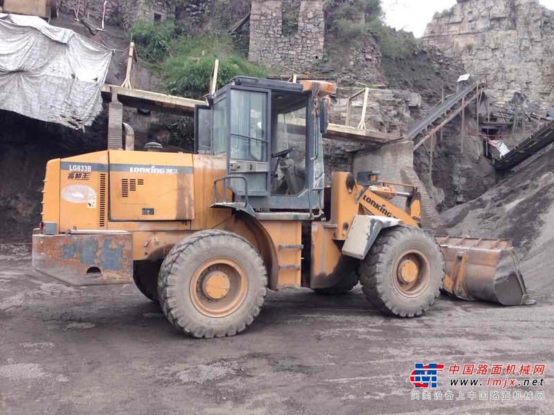 贵州出售转让二手5800小时2011年龙工LG833B装载机