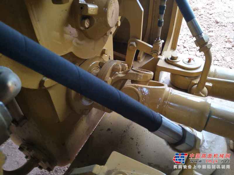 甘肃出售转让二手100小时2016年山工SEM650B装载机