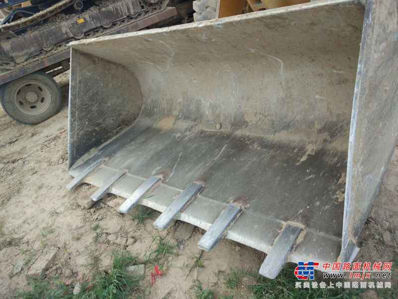 山东出售转让二手1500小时2013年龙工LG833B装载机