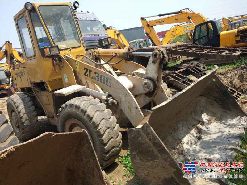 陕西出售转让二手6000小时2005年柳工CLG833装载机
