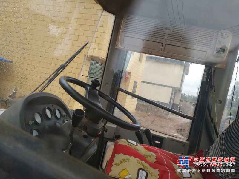 云南出售转让二手5000小时2010年龙工LG855D装载机